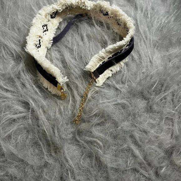 New Leather and Fringe Choker with a Blue Apatite Pendant - Picture 7 of 8